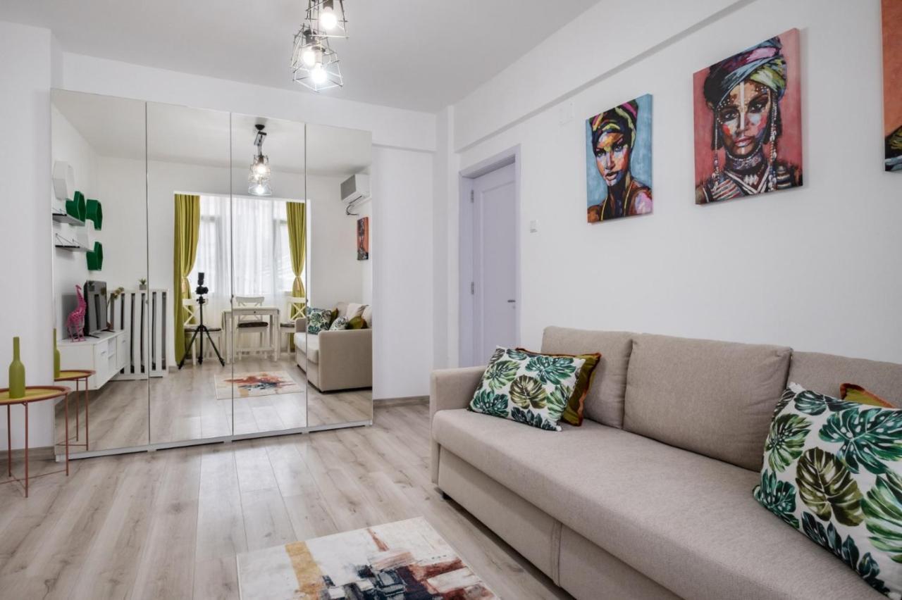 Laroka House Cosy And Modern Apartment Universitate-City Centre Bucharest Exterior photo